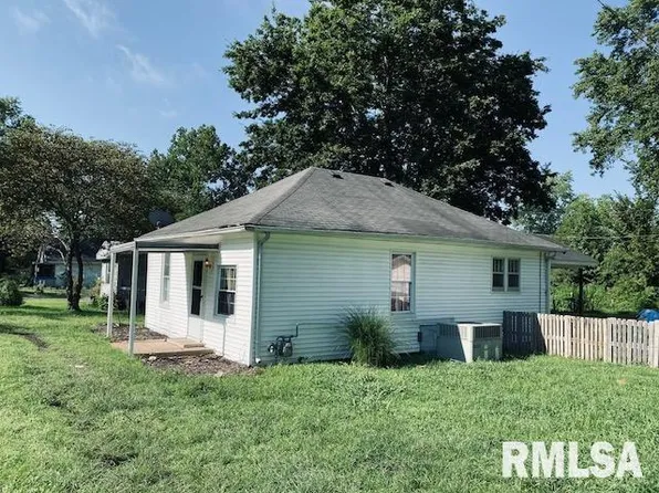 121 S 6th St, De Soto, IL 62924