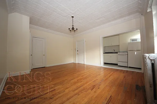 Rented by Kings Court Real Estate | media 21