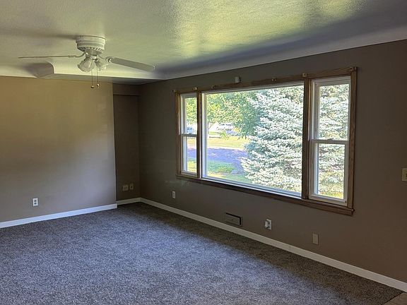 4th image of 435 W Ottawa St