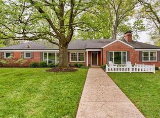 1088 McKnight Orchard Ln, Saint Louis, MO 63117