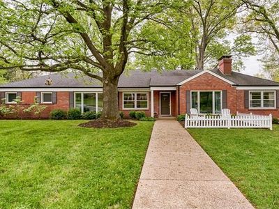 1088 McKnight Orchard Ln, Saint Louis, MO, 63117