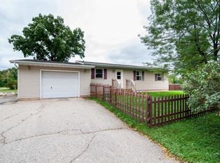 W8227 Harmon St, Holmen, WI 54636