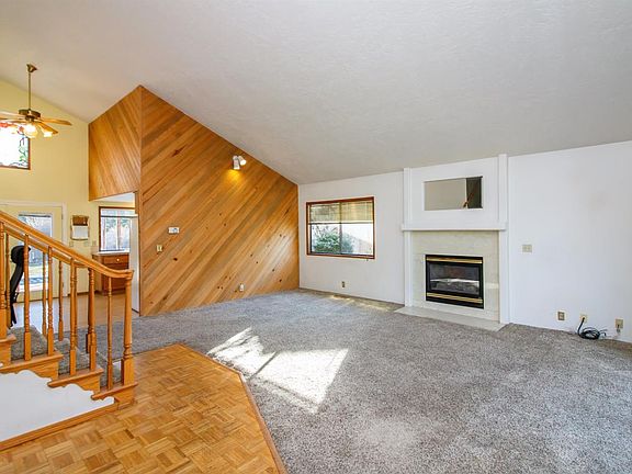 4th image of 2678 Hawaiian Ave