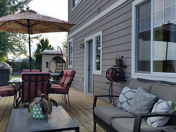 Lots of outdoor entertaining