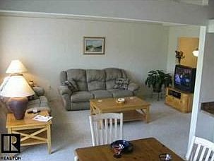 3rd image of 115 Kathleen Ct