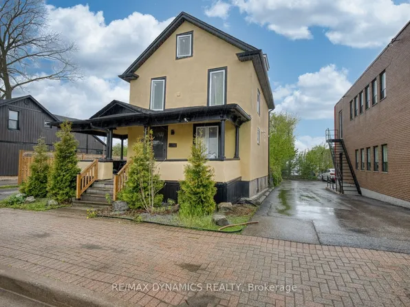 4770 Queen St, Niagara Falls, ON L2E 2M3
