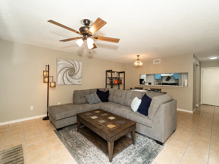 2640 Gwendolyn Ln #B — Photo 30