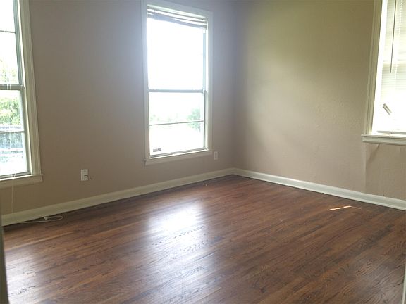 4th image of 548 S 80th East Ave
