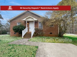 3201 Cross Winds Rd, Charlotte, NC 28227