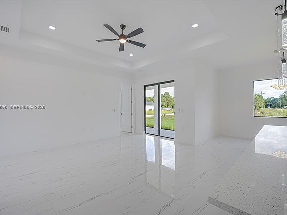 5th image of 931 Barcelona St E