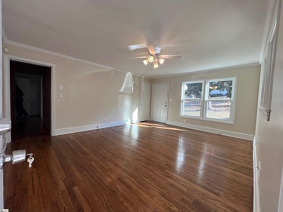 2nd image of 448 Crosby Cir