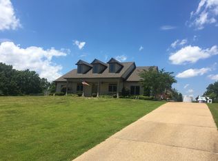 40 Prather St, Byhalia, MS 38611