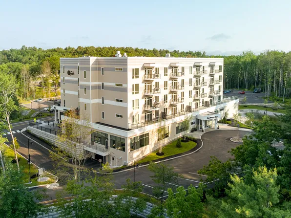 267 US Route 1 #303, Falmouth, ME 04105
