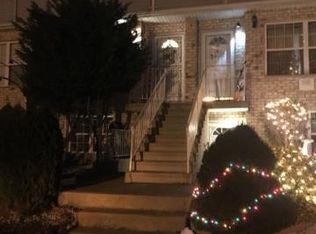 218 Pond Way, Staten Island, NY 10303