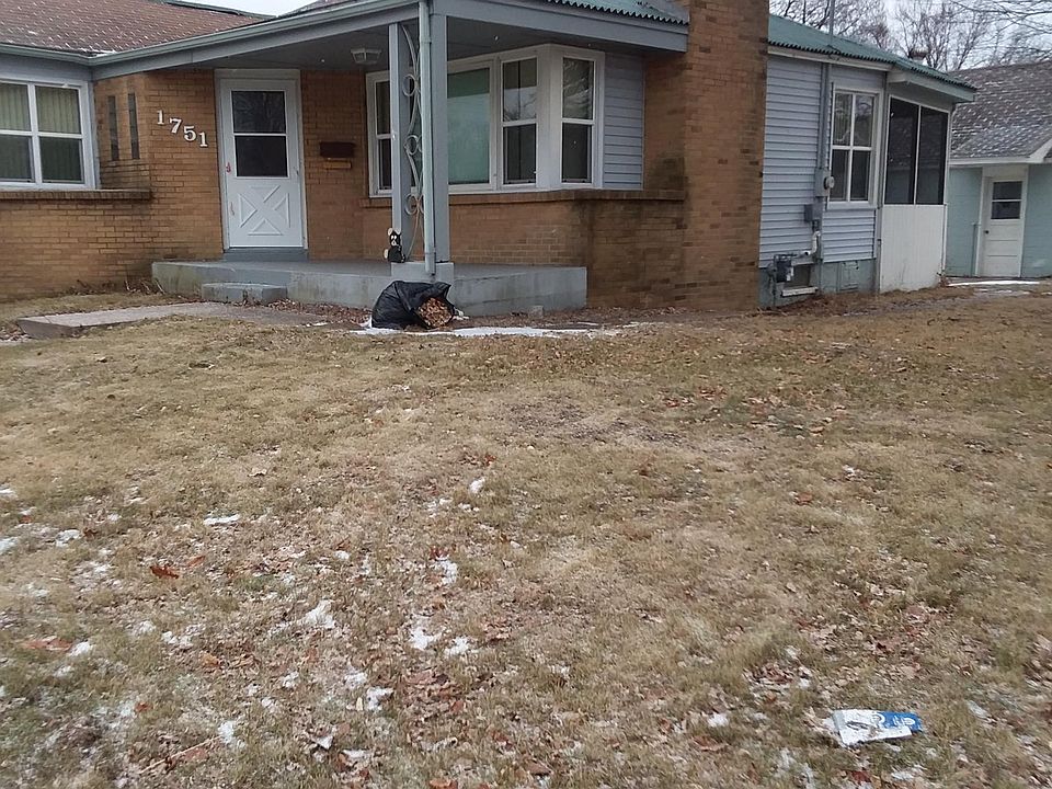 2nd image of 1751 W Grand Ave
