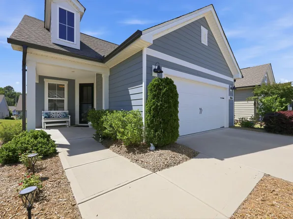 1536 White Admiral St, Fuquay Varina, NC 27526