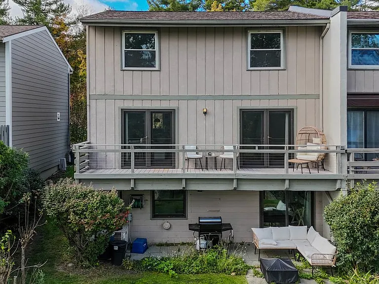 6 Harbour Ln — Photo 39