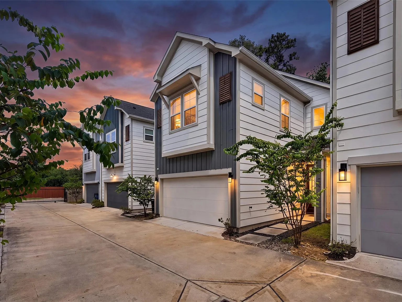 3 bed, 2.5 bath, 1605 sqft, $3,150 — Photo 1