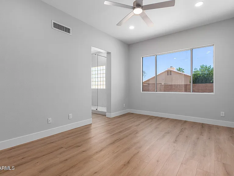 13711 W Tara Ln — Photo 18