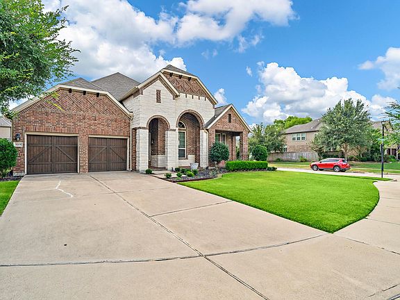 2nd image of 5215 Jackson Park Ln