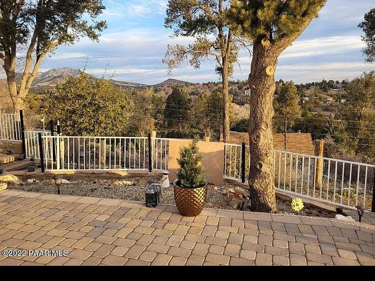 608 La Paloma Ln — Photo 7