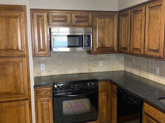 3rd image of 513 Pleasant Valley Dr