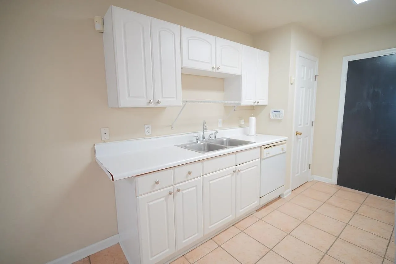 4 bed, 1500 sqft, $1,800 — Photo 4