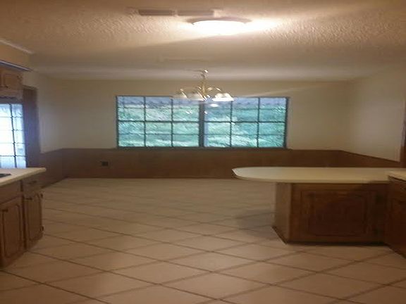 3rd image of 505 Woodway Ln
