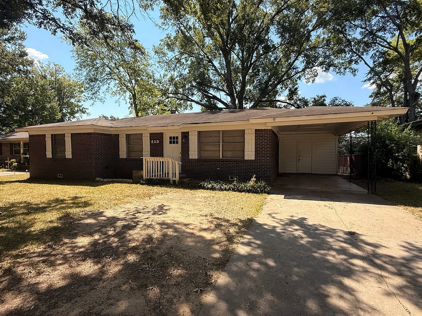 Beautiful 3/2 Home in Central Longview! — Photo 1