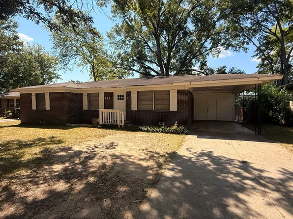 810 Glencrest Ln, Longview, TX 75601