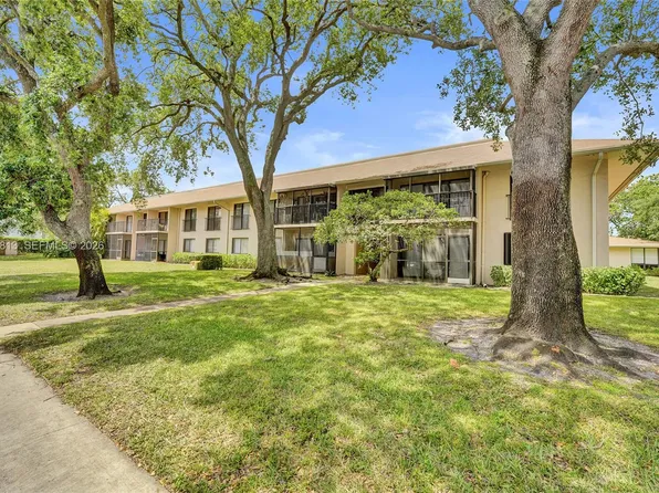 5805 Washington St APT 14, Hollywood, FL 33023