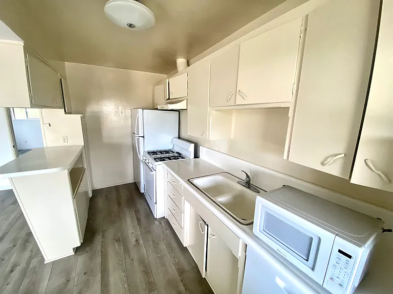1514 Penmar Ave #C — Photo 6