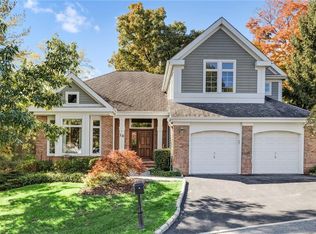 10 Longledge Dr, Port Chester, NY 10573