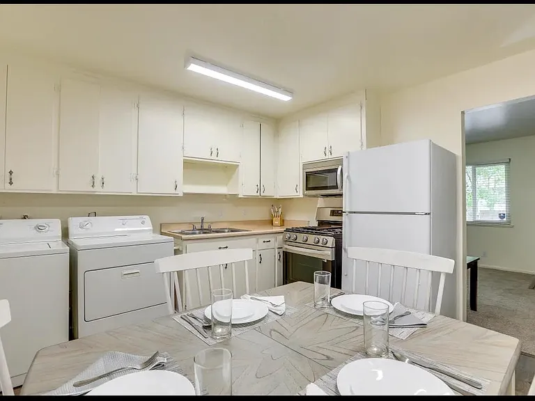 2708 Armstrong Ave #A — Photo 12