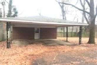 3rd image of 5353 Lyford Ave
