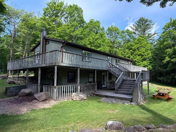 8285 Peter White Rd, Deerton, MI 49822