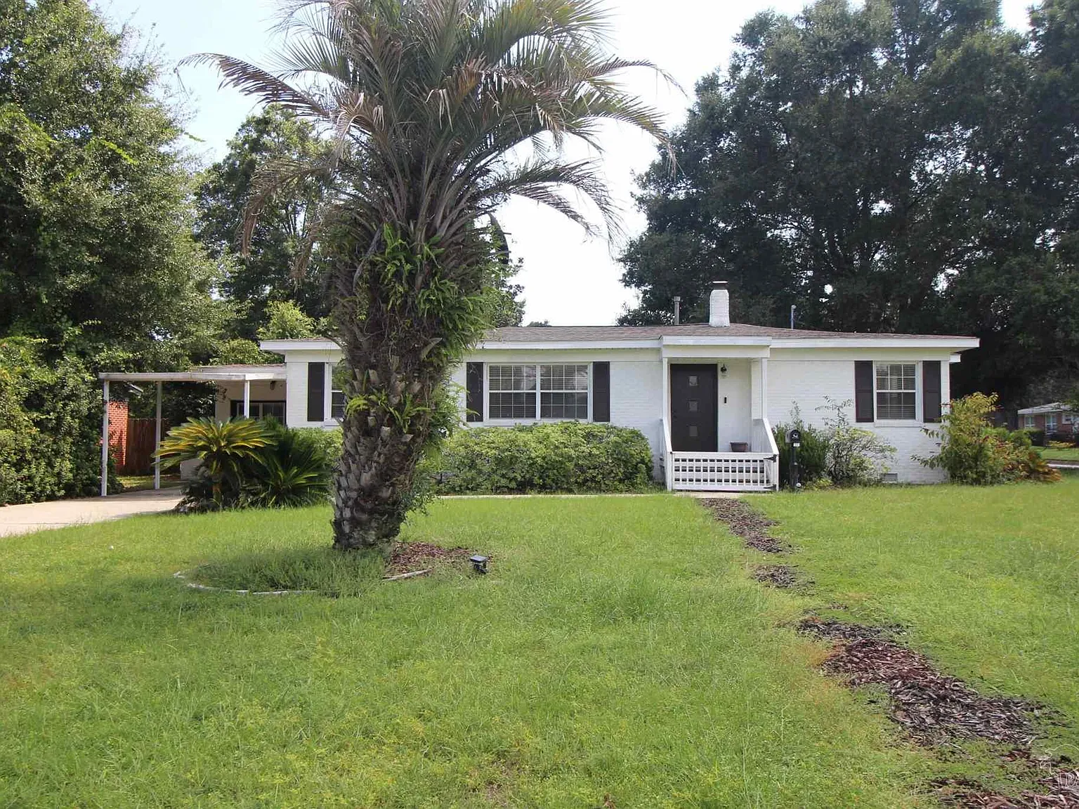 4 bed, 1.0 bath, 1475 sqft, $1,800 — Photo 1
