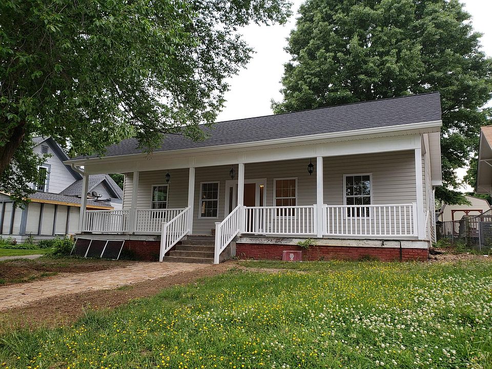 1st image of 302 W Unaka Ave #Pending