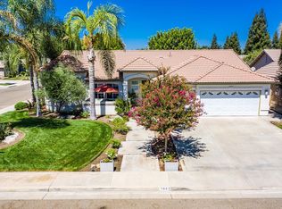 2002 E Parkview Ct, Visalia, CA 93292