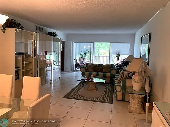 Home For Sale In Palm Aire Country Club