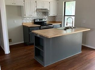 2205 NE 8th St, Moore, OK 73160