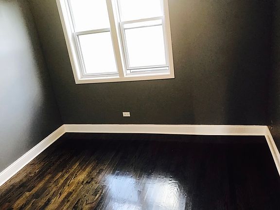 5th image of 10452 S Maryland Ave #2