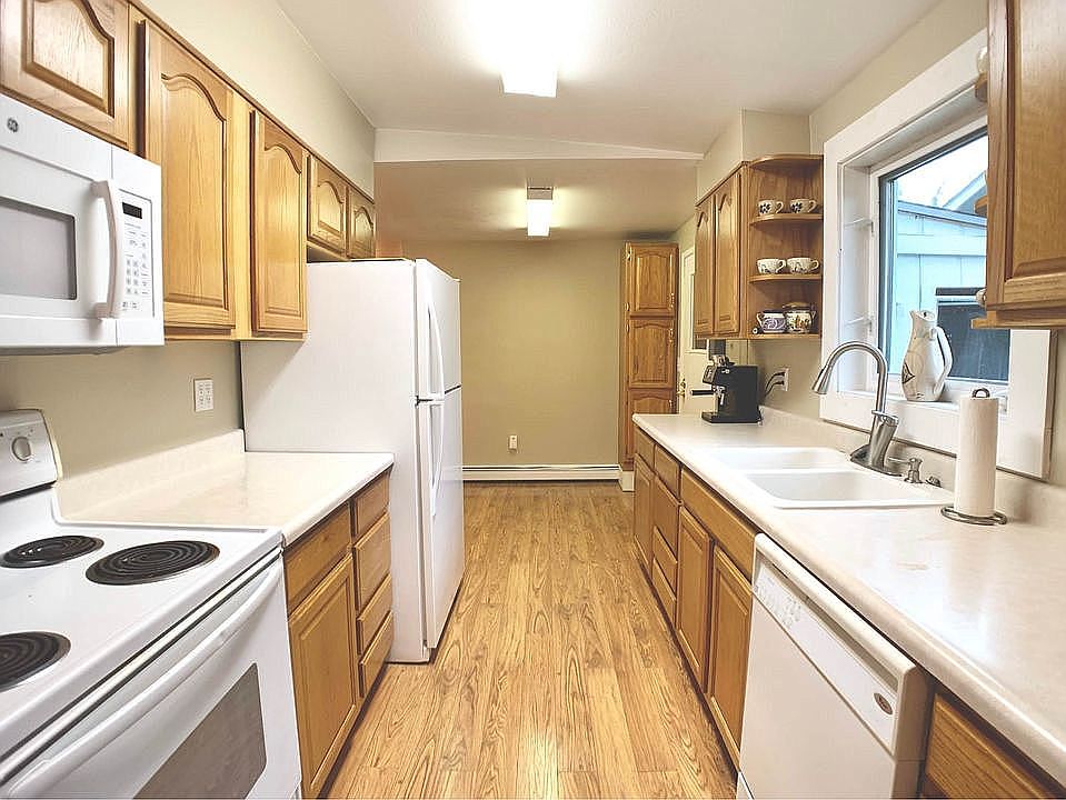 1st image of 267 W 7th Ave