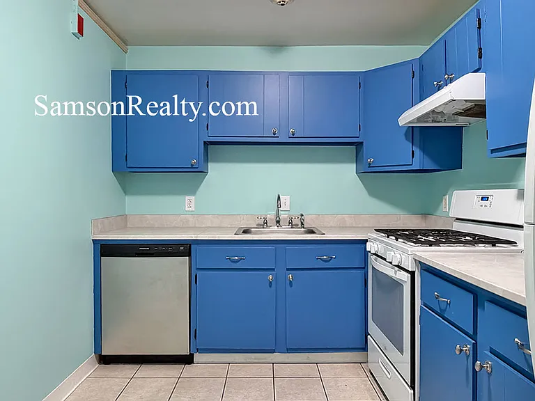 756 Quaker Ln #210 — Photo 8