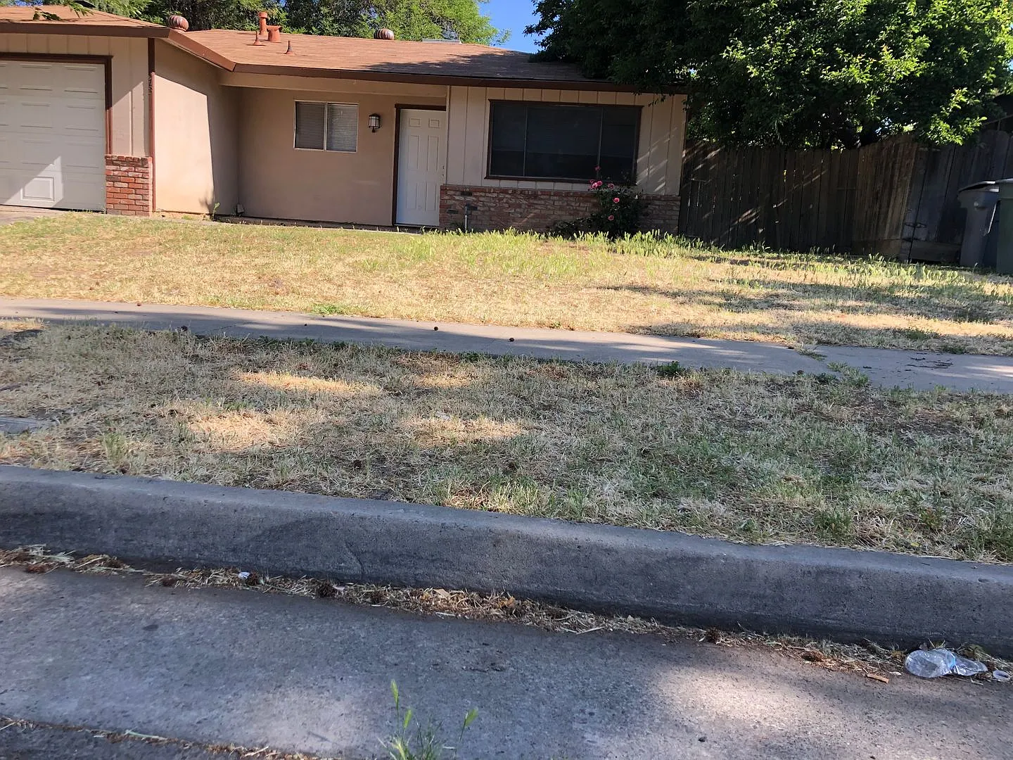 1573 Sacramento Dr photo 1