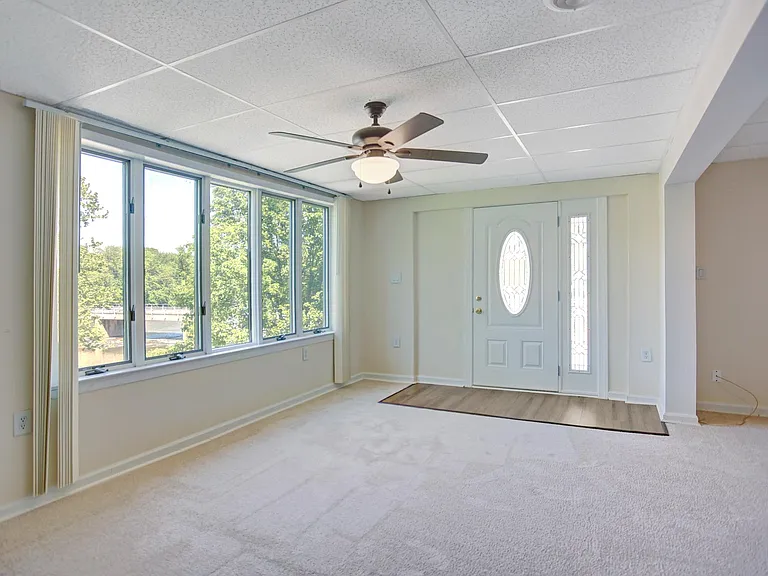 2 Stone Spring Ln #1 — Photo 10