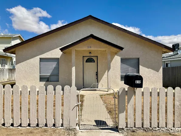 316 Philippine St, Taft, CA 93268