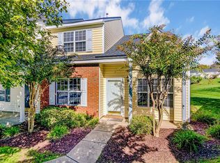 10 Meadow Crossing Ct, Greensboro, NC 27410