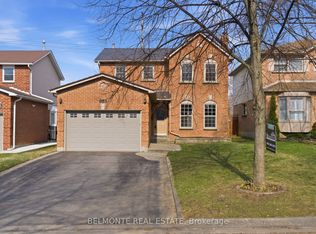888 Lavis Ct, Oshawa, ON