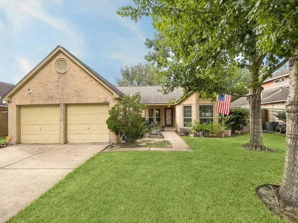 2202 Westwood Dr, Stafford, TX 77477